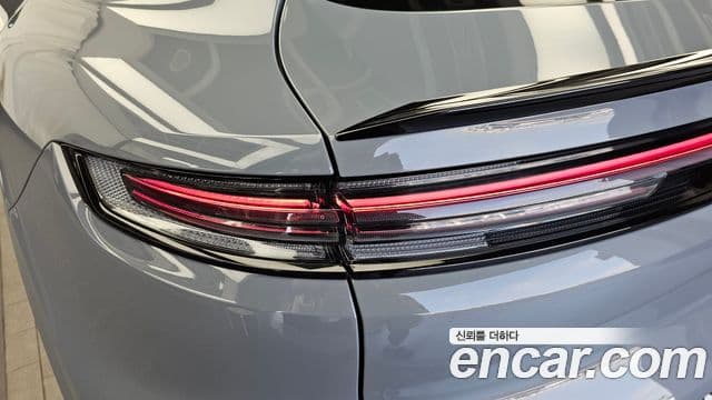 Porsche Cayenne 2023 — Photo 3/32