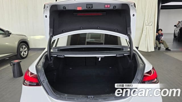 Mercedes-Benz E-Class 2020 — Şəkil 17/20