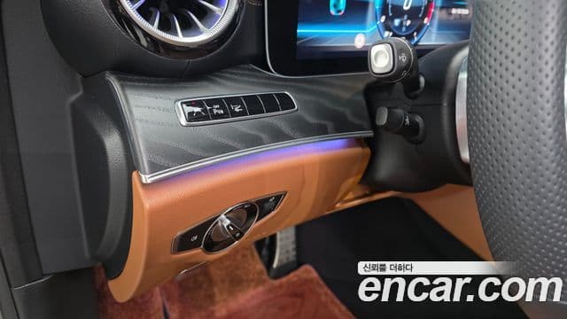 Mercedes-Benz E-Class 2019 — ფოტო 19/20