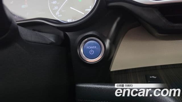 Toyota Sienna 2021 — Photo 33/34