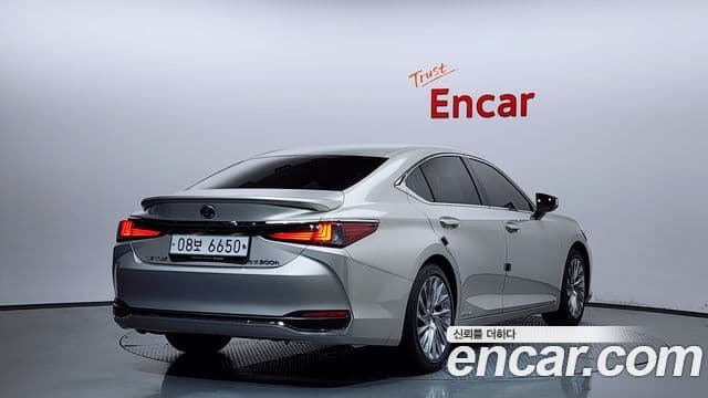 Lexus ES300h 2018 — Şəkil 1/20