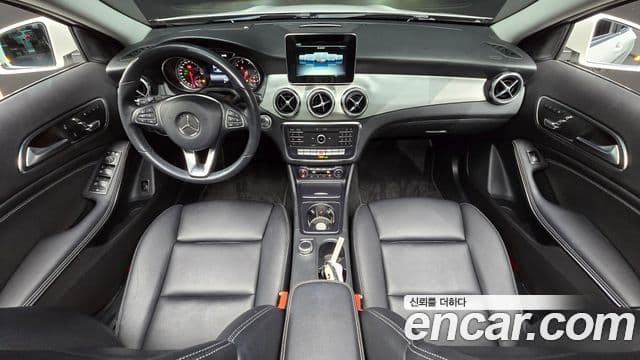 Mercedes-Benz GLA-Class 2019 — ფოტო 7/20
