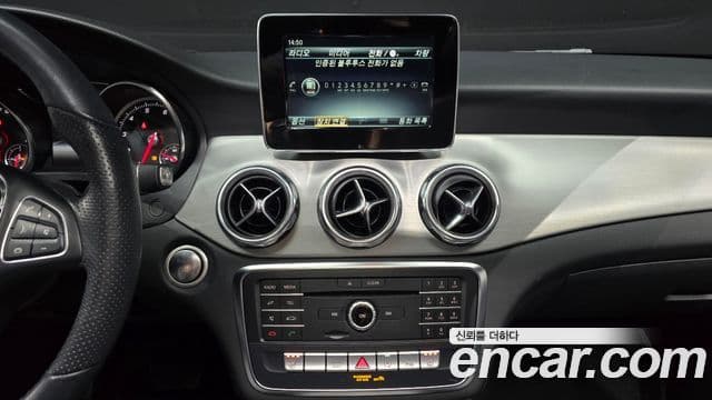 Mercedes-Benz GLA-Class 2019 — ფოტო 15/20