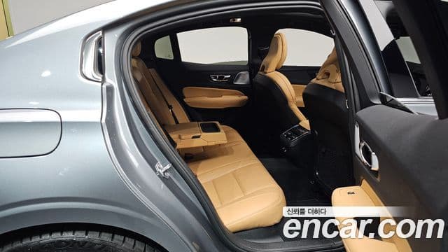 Volvo S60 2019 — Şəkil 11/20