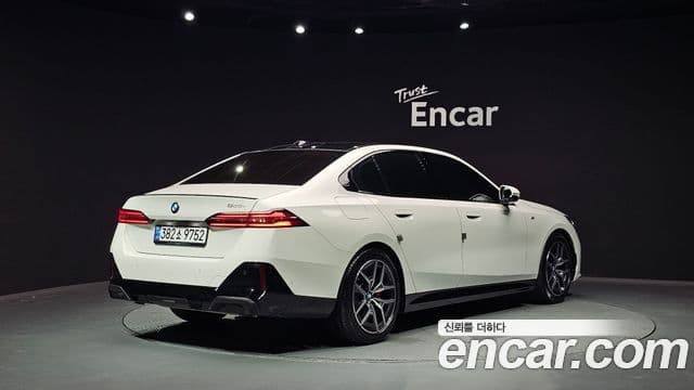BMW 5 Series 2024 — ფოტო 2/20