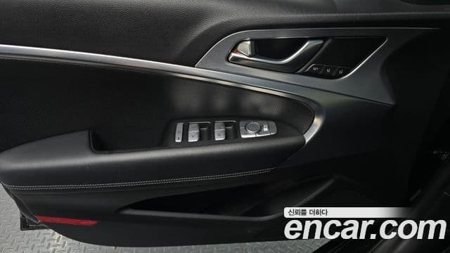 Genesis G70 2019 — Photo 28/34