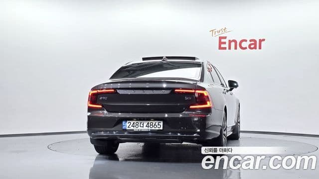 Volvo S90 2022 — ფოტო 4/20