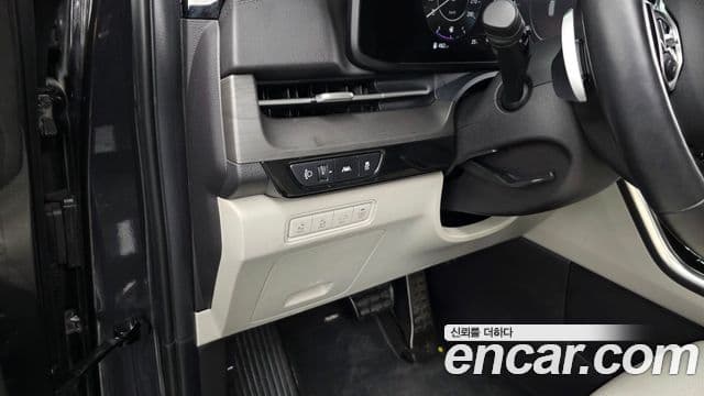 Kia Carnival 2021 — Фото 17/20
