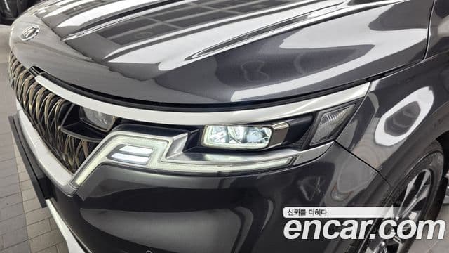 Kia Carnival 2021 — Photo 11/33