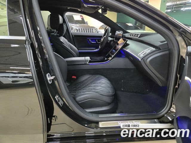 Mercedes-Benz S-Class 2025 — Photo 12/20