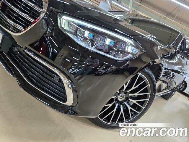 Mercedes-Benz S-Class 2025 — Photo 1/20