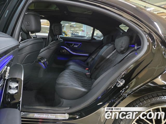 Mercedes-Benz S-Class 2025 — Photo 18/20