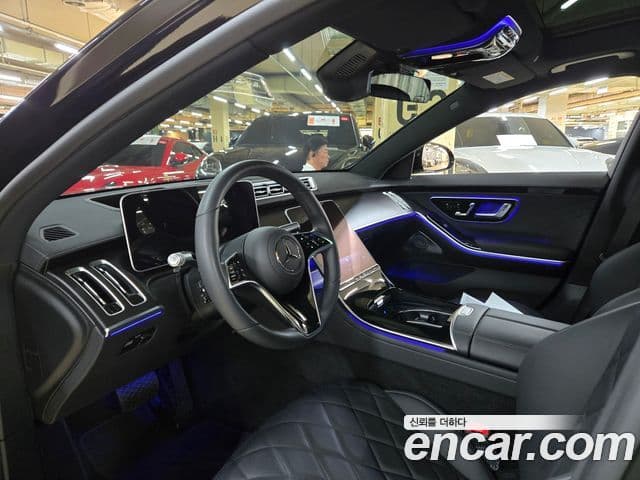Mercedes-Benz S-Class 2025 — Photo 19/20