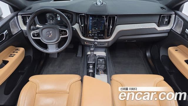Volvo XC60 2019 — ფოტო 7/20