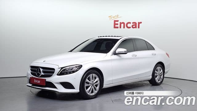Mercedes-Benz C-Class 2019 — ფოტო 14/20