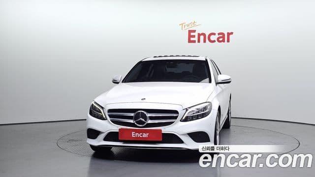 Mercedes-Benz C-Class 2019 — ფოტო 17/20