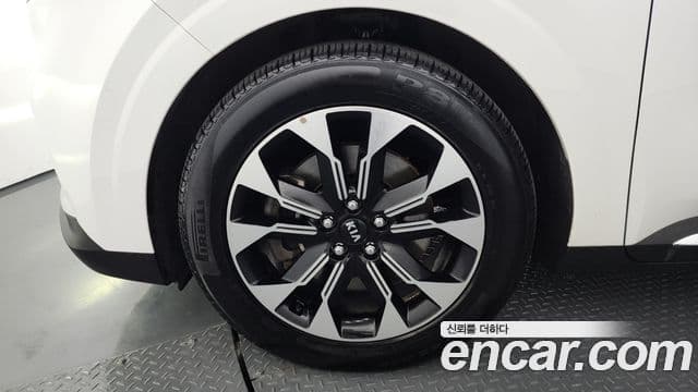 Kia Carnival 2020 — ფოტო 5/20