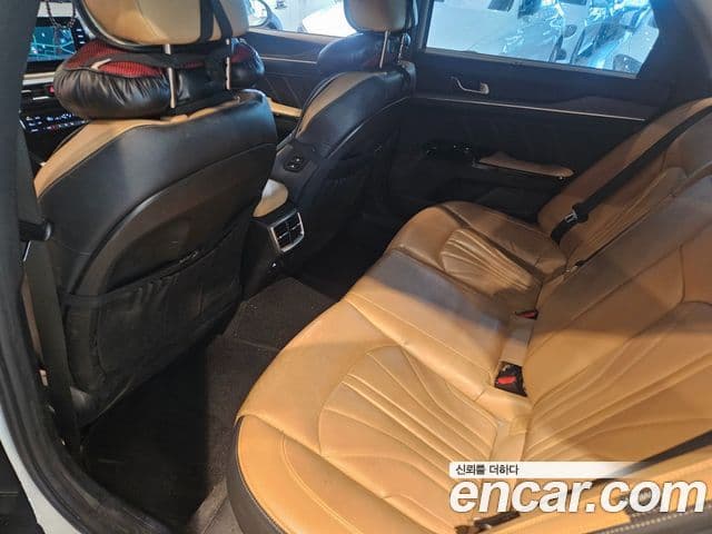Kia K5 2022 — ფოტო 9/10