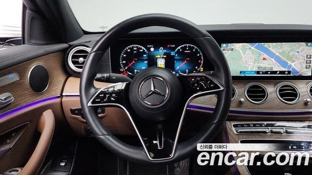 Mercedes-Benz E-Class 2023 — Фото 13/20
