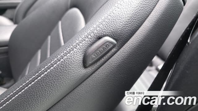 Mercedes-Benz C-Class 2019 — ფოტო 19/20