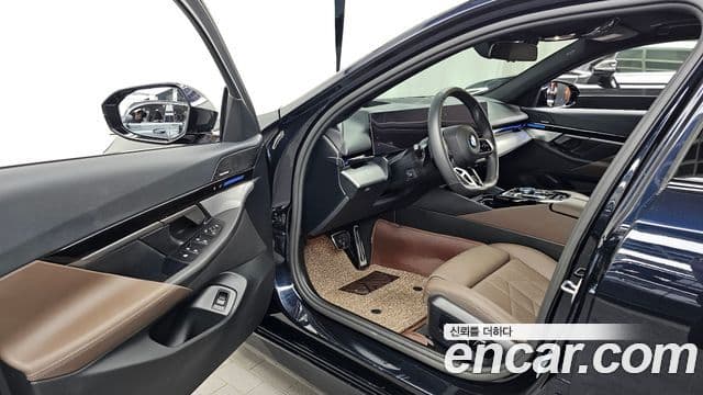 BMW 5 Series 2024 — Şəkil 10/20