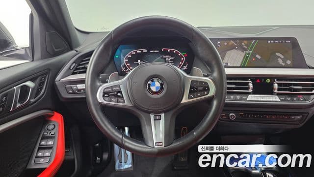 BMW 1 Series 2023 — ფოტო 14/20