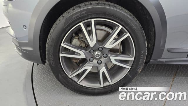 Volvo V90 Cross Country 2019 — Şəkil 7/20