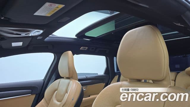 Volvo V90 Cross Country 2019 — Şəkil 13/20