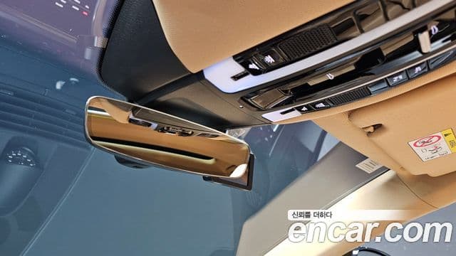 Porsche Panamera 2023 — Photo 30/34
