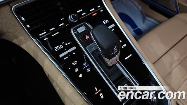 Porsche Panamera 2023 — Photo 3/34