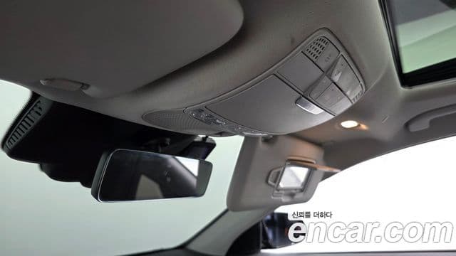 Mercedes-Benz E-Class 2022 — Photo 14/35