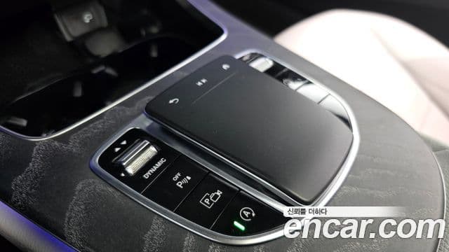 Mercedes-Benz E-Class 2022 — Photo 30/35