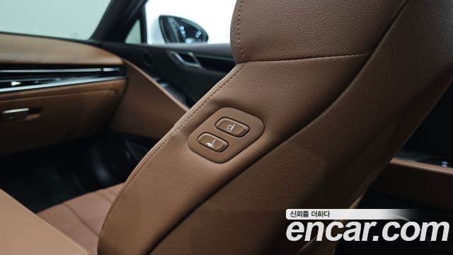 Genesis Electrified G80 2022 — Şəkil 19/20