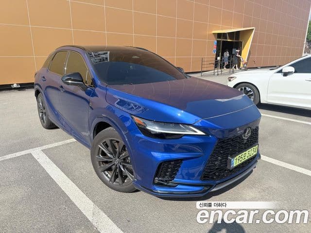Lexus RX500h 2023 — ფოტო 10/20