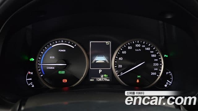 Lexus NX300h 2018 — Şəkil 8/20