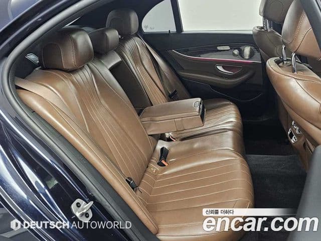 Mercedes-Benz E-Class 2023 — Şəkil 12/20