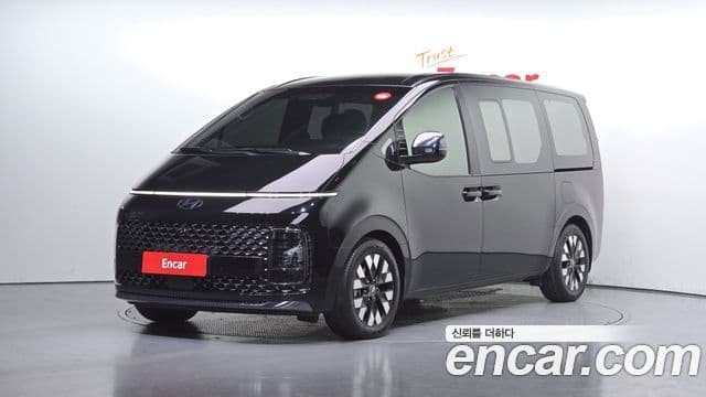 Hyundai Staria 2025 — ფოტო 1/20