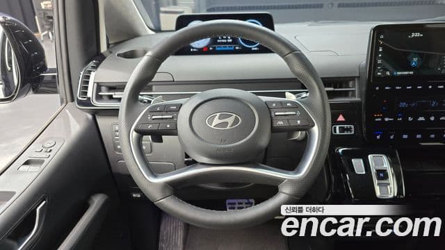 Hyundai Staria 2025 — фото 12 из 20