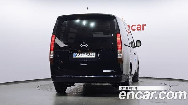 Hyundai Staria 2024 — ფოტო 4/20