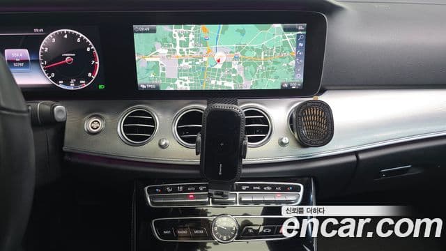 Mercedes-Benz E-Class 2019 — Фото 13/20