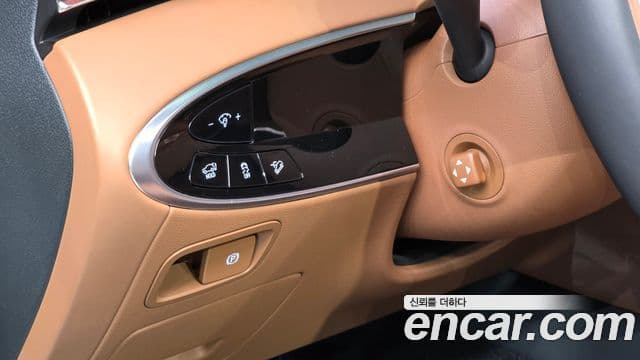 Genesis GV70 2025 — Photo 18/33