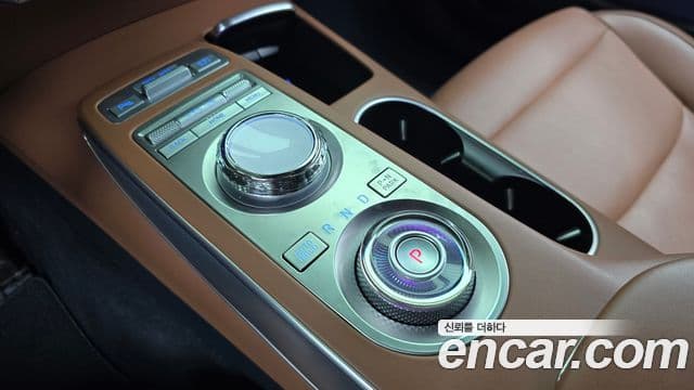 Genesis GV70 2021 — Şəkil 9/20