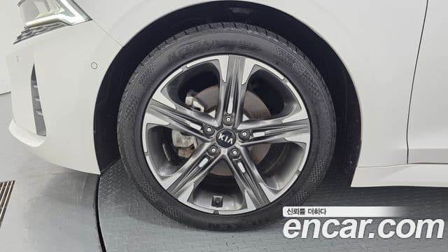 Kia K5 2021 — ფოტო 5/20