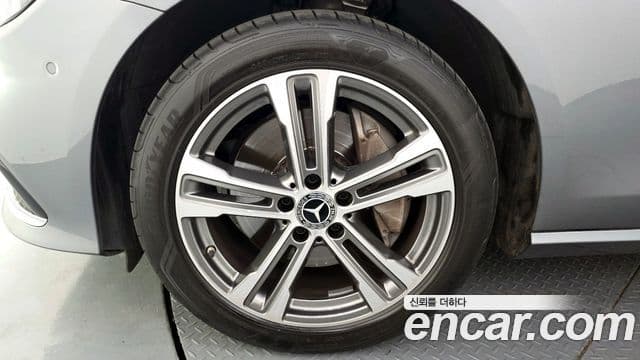Mercedes-Benz E-Class 2022 — Şəkil 5/20