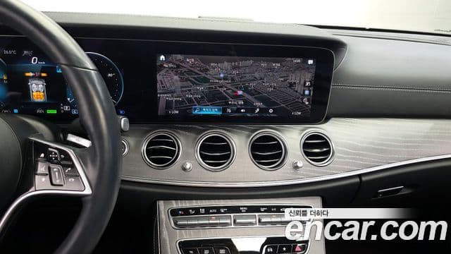 Mercedes-Benz E-Class 2022 — Şəkil 14/20