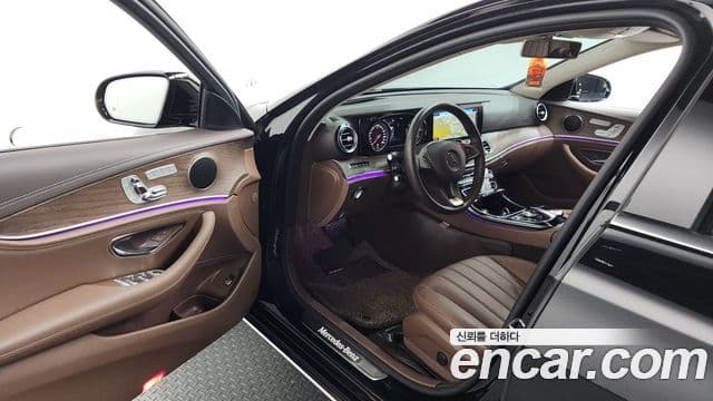 Mercedes-Benz E-Class 2018 — Şəkil 10/20