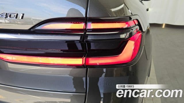 BMW X7 2025 — Photo 2/36