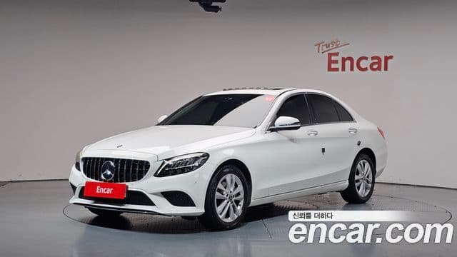 Mercedes-Benz C-Class 2019 — Фото 1/20