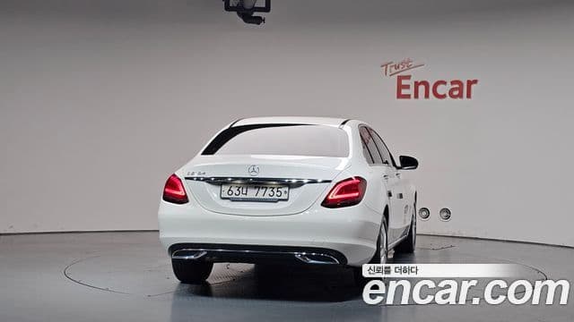 Mercedes-Benz C-Class 2019 — Фото 4/20