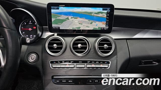 Mercedes-Benz C-Class 2019 — Фото 13/20